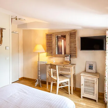 Hotel Le Resinier 2* Le Barp