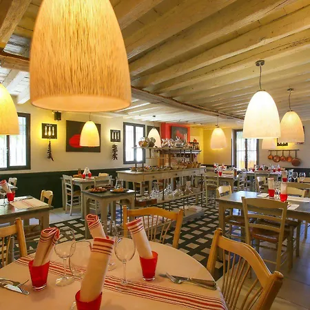 Le Résinier 2* Le Barp