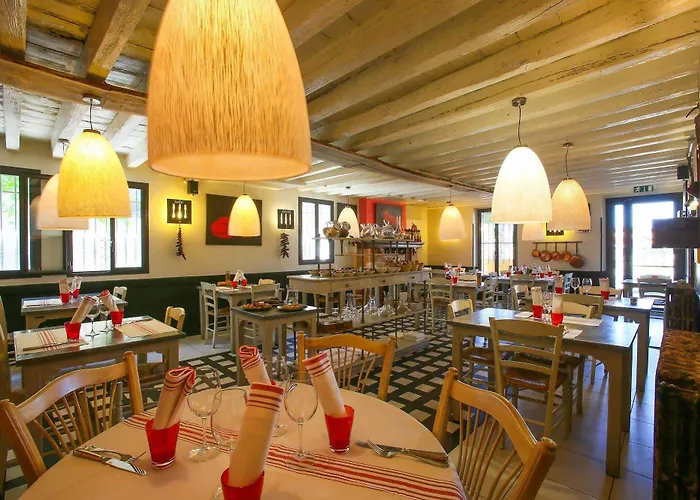 Hotel Le Resinier 2* Le Barp